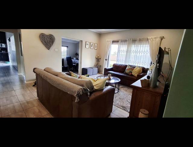 3 BEDROOM FREEHOLD FOR SALE IN HILLARY